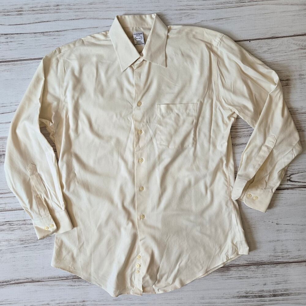 Promo  Uomo Cream Off White Non Iron Button Down Dress Shirt sz 16 1/2 32-33